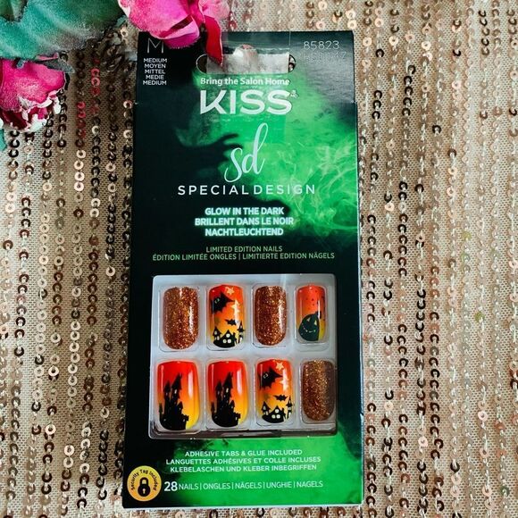 NEW KISS GLOW IN THE DARK HALLOWEEN NAILS - Picture 1 of 4